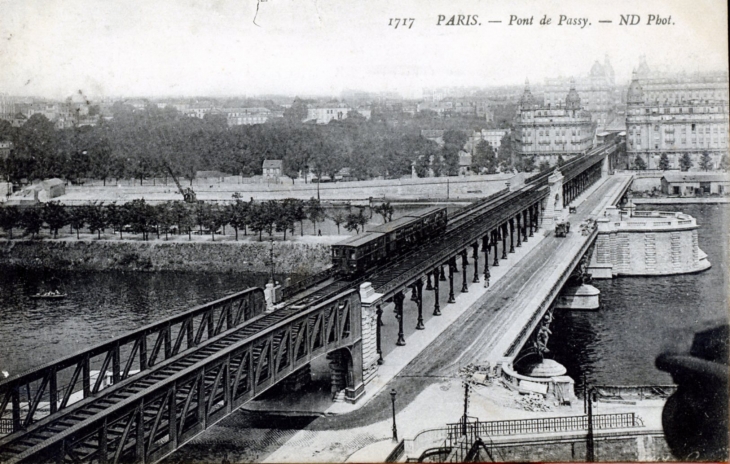 Pont de passy, vers 1912 (carte postale ancienne). - Paris 15e Arrondissement