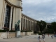 Photo précédente de Paris 16e Arrondissement Sur l'esplanade devant le palais de Chaillot
