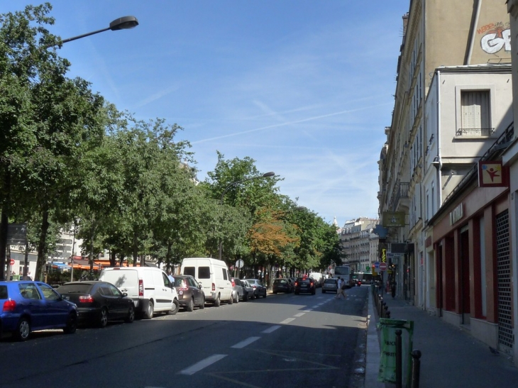 Boulevard des Batignoles - Paris 17e Arrondissement