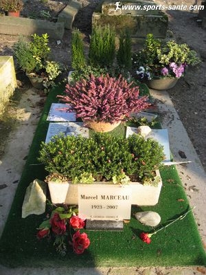 Tombe du mime Marceau au cimetière du Père-Lachaise - Paris 20e Arrondissement