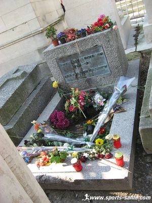 Tombe de Jim Morisson au cimetière du Père-Lachaise - Paris 20e Arrondissement