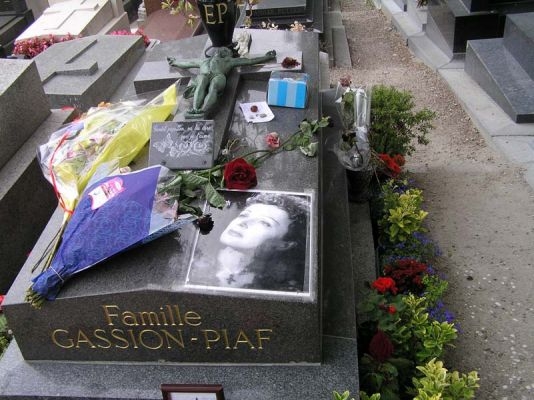 Tombe d'Edith Piaf au cimetière du Père-Lachaise - Paris 20e Arrondissement