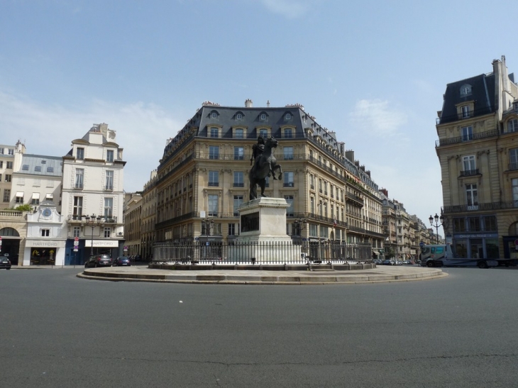 Place de la Victoire - Paris 2e Arrondissement