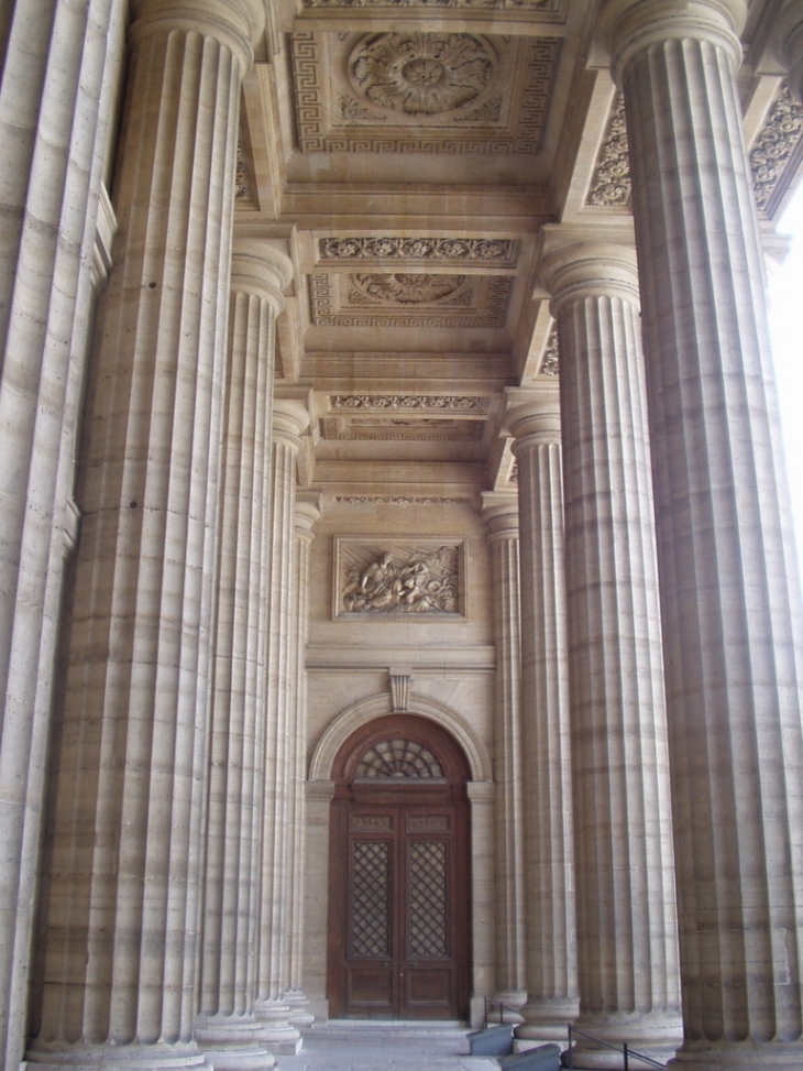 Le porche de l'église St-Sulpice - Paris 6e Arrondissement