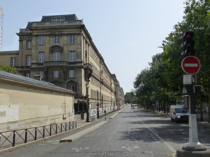 Rue Esnault -Pelterie - Paris 7e Arrondissement