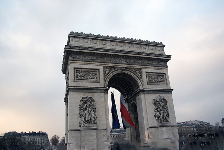 L'arc de triomphe - Paris 8e Arrondissement