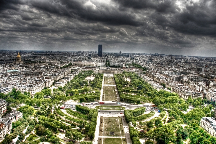Champs de mars vue de la tour EIFFEL - Paris