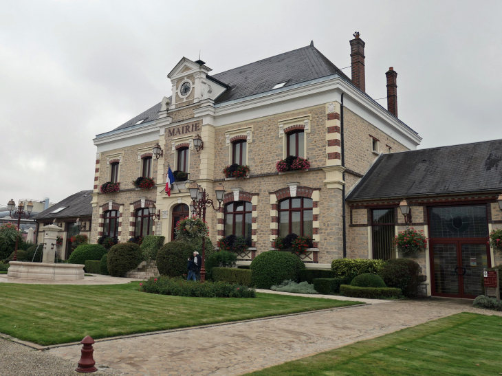 La mairie - Bagneaux-sur-Loing