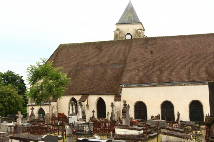 église et cimetière   -  www.baladesenfrance.info - Chelles