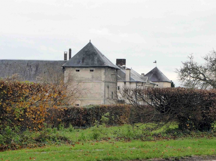 Le château - May-en-Multien