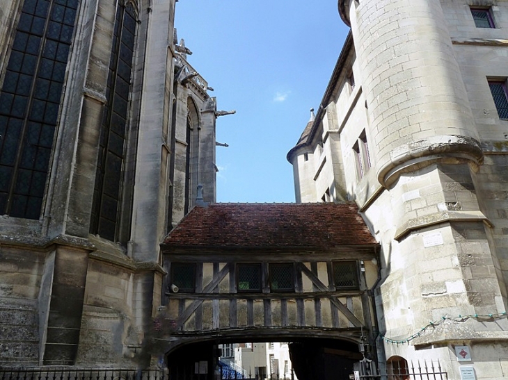 Derrière la cathédrale - Meaux
