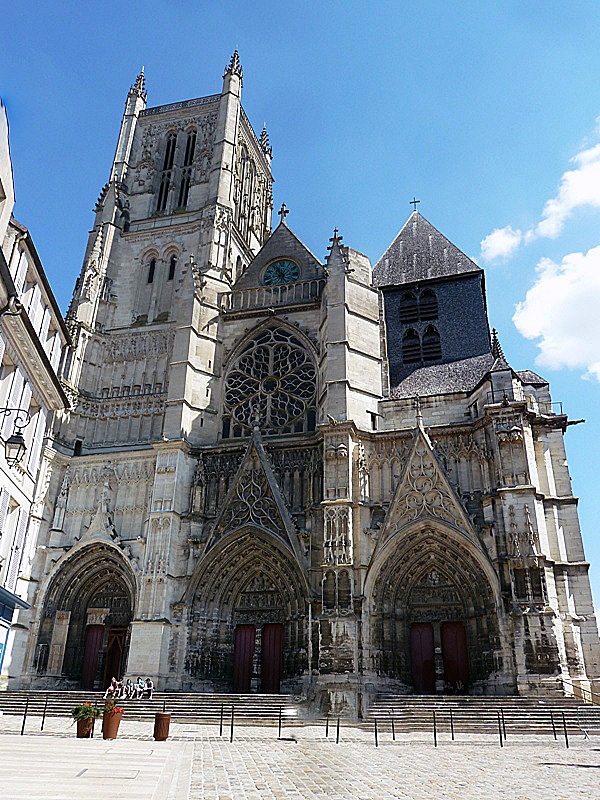 La façade de la cathédrale - Meaux