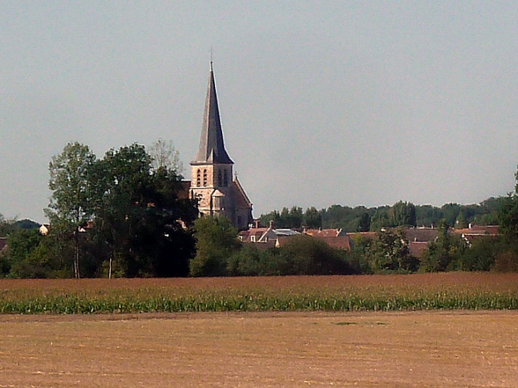 Le village vu de loin - Villeneuve-le-Comte