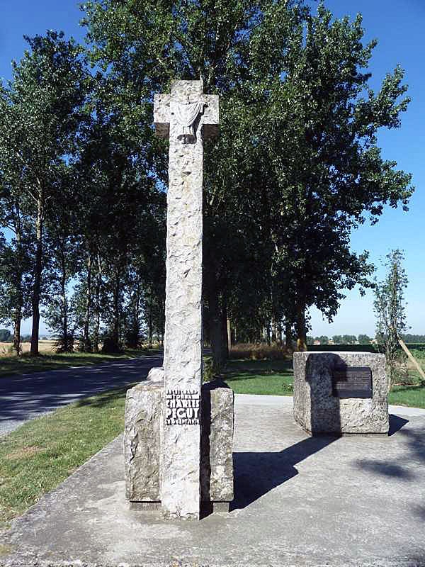 Croix commemorative du lieu de la mort de Charles Peguy - Villeroy