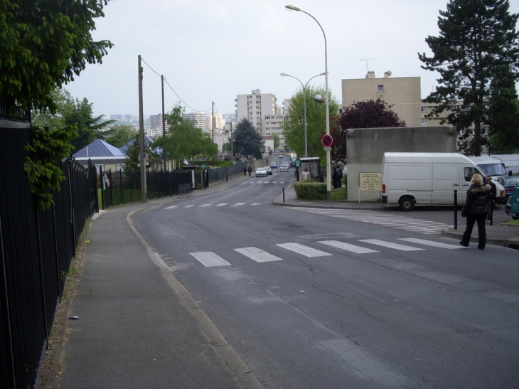 Avenue  Kennedy - Neuilly-Plaisance