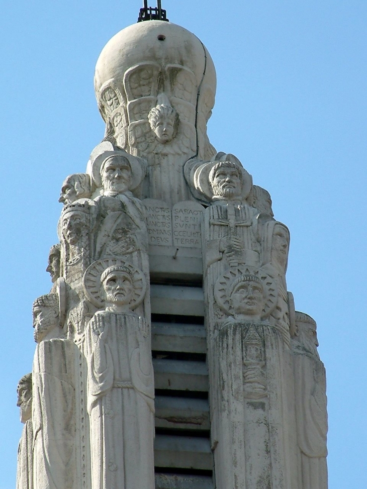Détail du campanile de l'Eglise St-Louis de villemomble,4