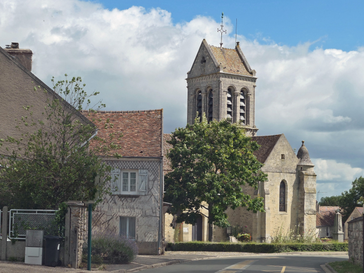 Vers l'église - Bréançon