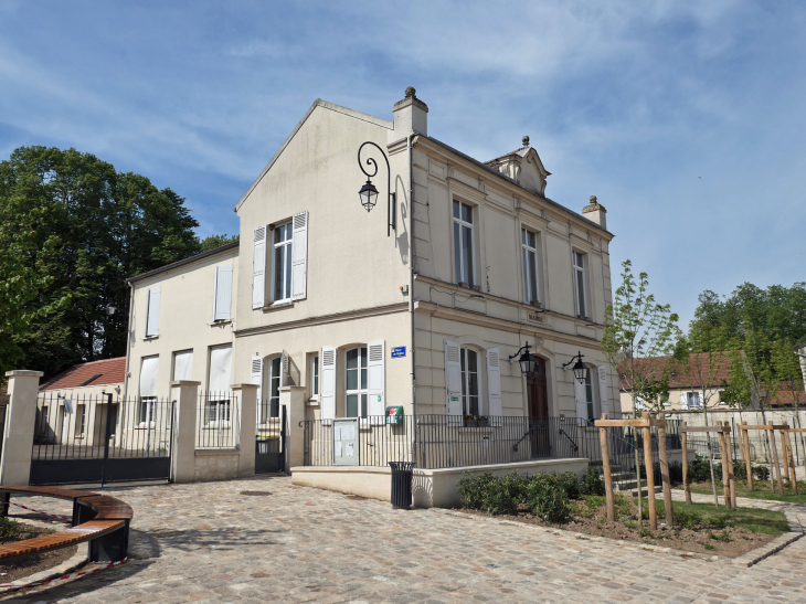 La mairie - Chennevières-lès-Louvres