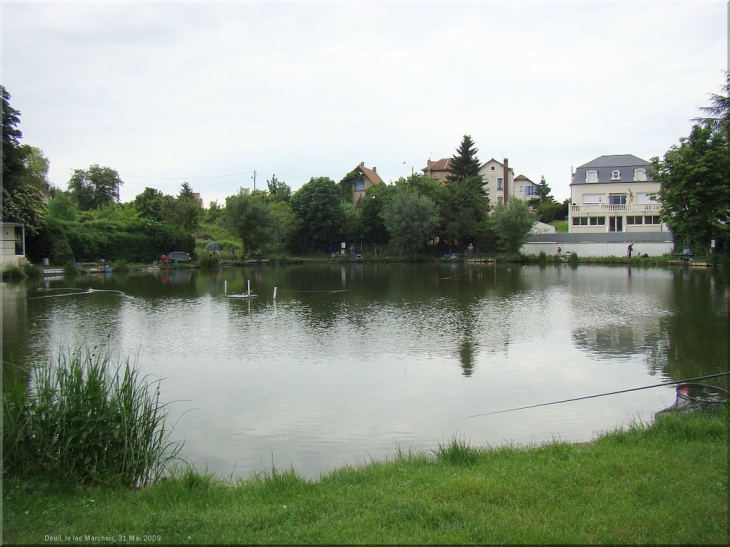 Le lac Marchais (quartier du pont de Groslay) - Deuil-la-Barre