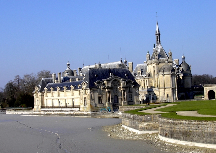 Le château d'Ecouen abrite le Musée national de la Renaissance - Écouen
