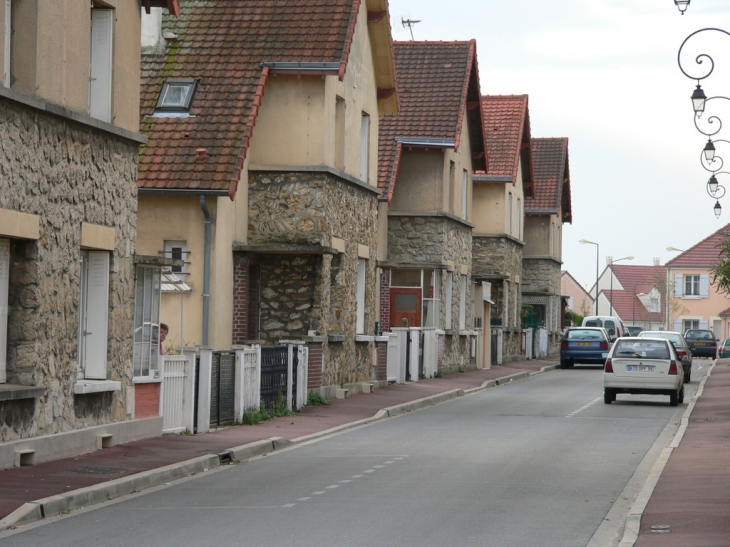 Quartier Carnot: La rue Emile Leven - Garges-lès-Gonesse