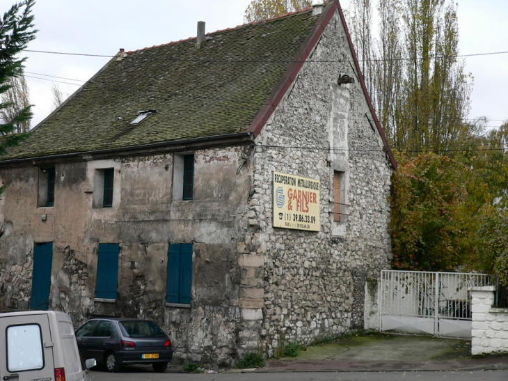 Une partie de l'ancien moulin des Paillards , rue du croult. - Garges-lès-Gonesse
