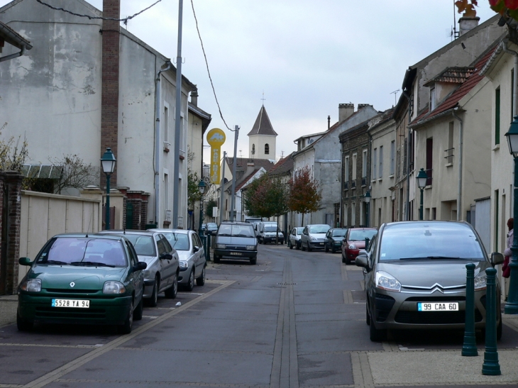 Vieux pays: La rue Marcel Bourgogne , anciennement , rue des menées. - Garges-lès-Gonesse