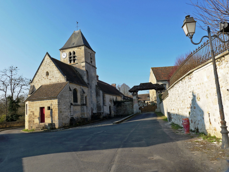 Vers l'église - Le Perchay
