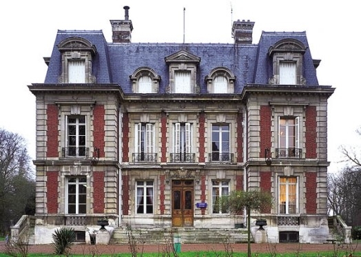 Le Château de Louvres