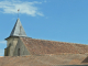 vue sur le toit et le clocher de l'église