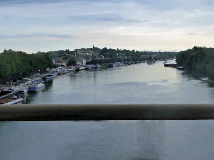 La ville et la Seine vus du pont - Conflans-Sainte-Honorine