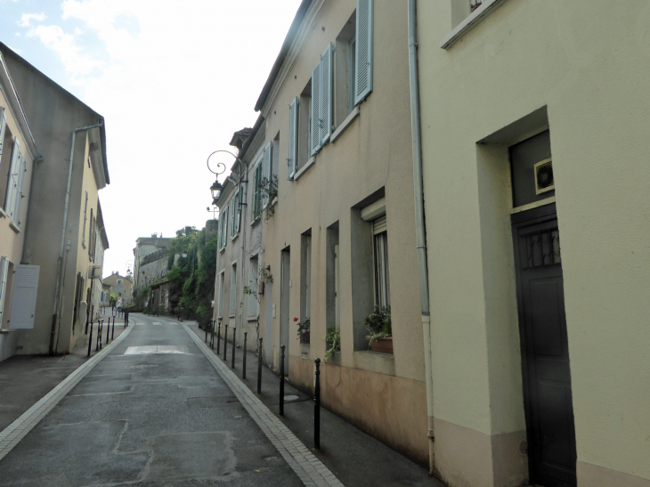 Une rue de la ville - Conflans-Sainte-Honorine