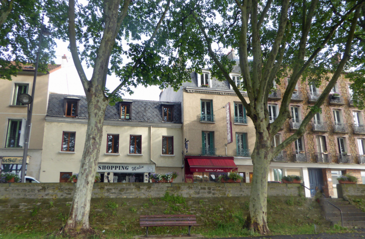 Maisons sur les quais de Seine - Conflans-Sainte-Honorine