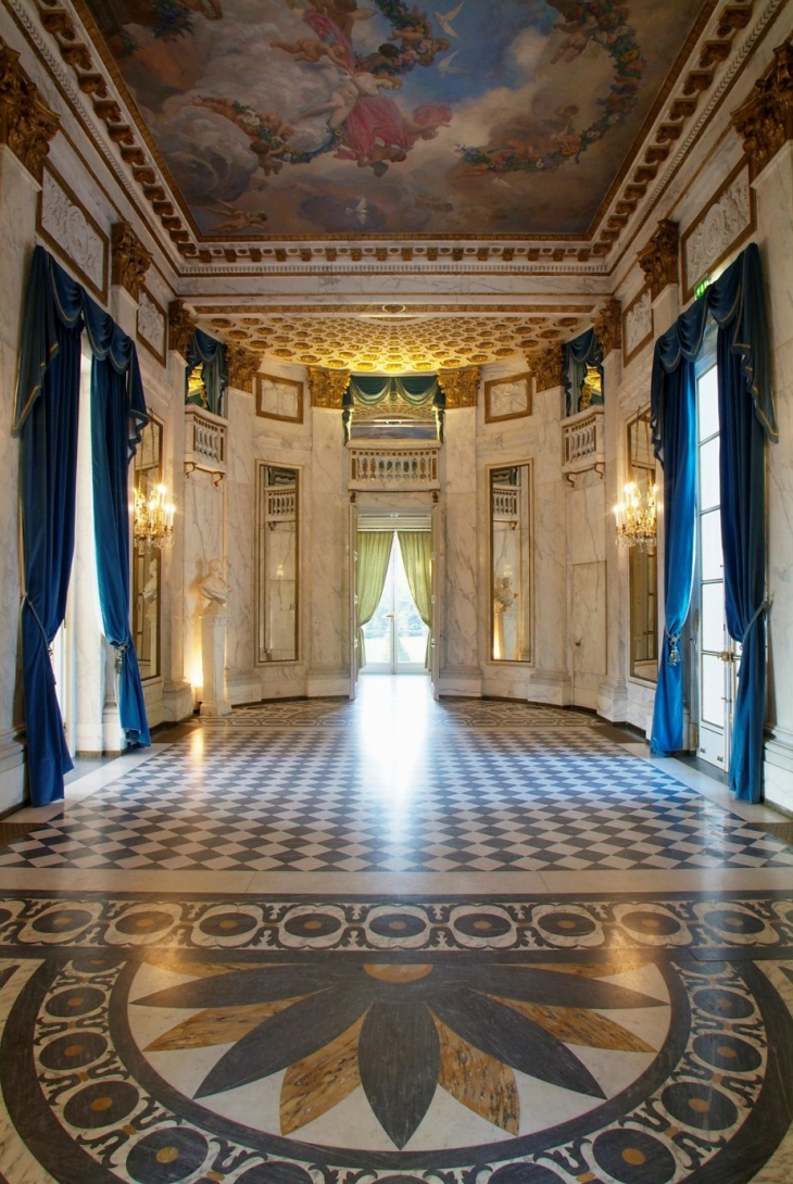 L'interieur du Château de Madame du Barry - Louveciennes