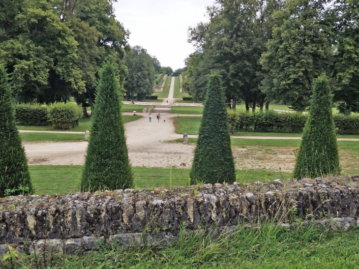 Le parc du Domaine Royal : l'allée royale - Marly-le-Roi