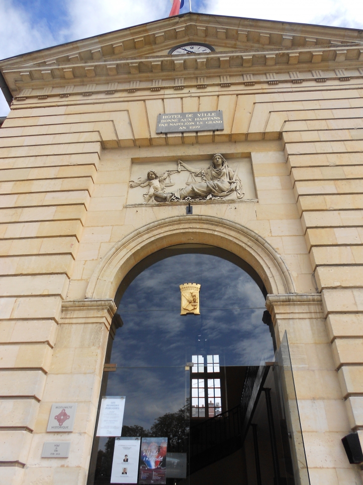 Mairie de Rambouillet, entrée