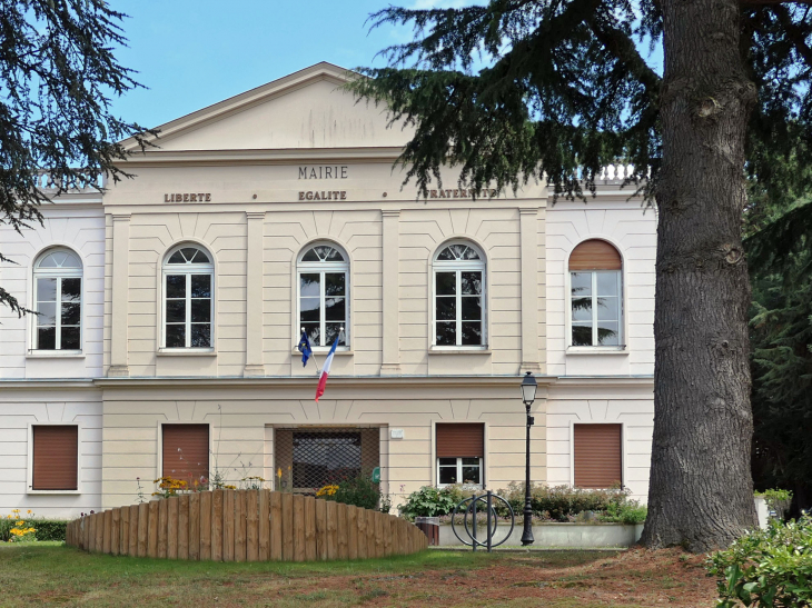 La mairie - Saint-Nom-la-Bretèche