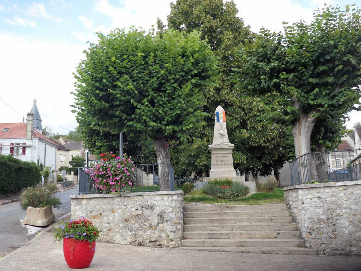 Le monument aux morts - Septeuil