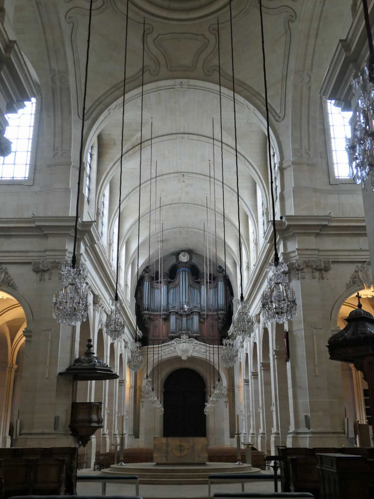 Quartier Saint Louis :le grand orgue de la cathédrale Saint Louis - Versailles