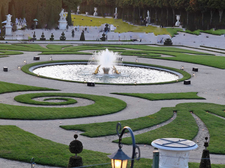 Jardins du château de Versailles : le parterre d(e Latone