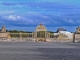 château de Versailles : la grille royale vue de la cour d'honneur