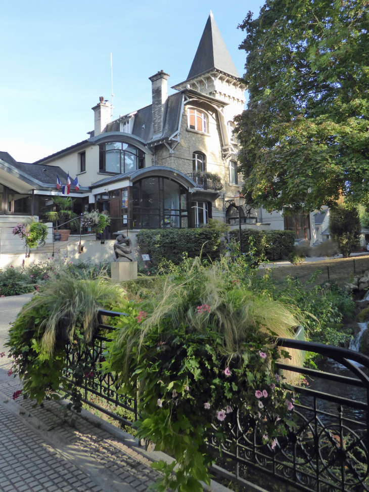 La villa Neptune : mairie - Villennes-sur-Seine