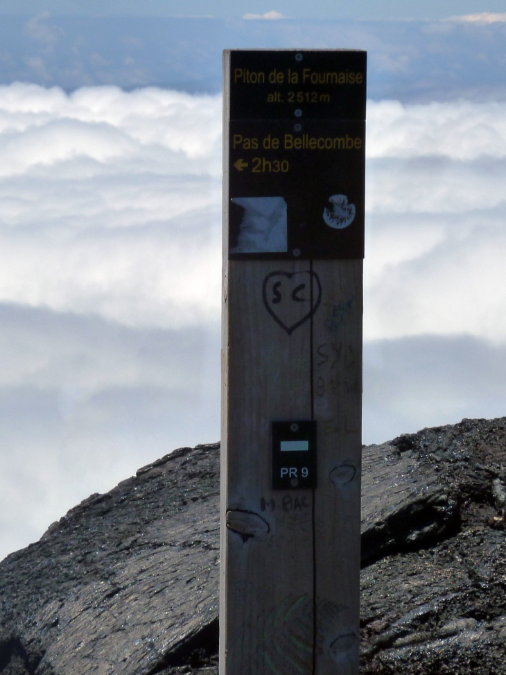 Piton de la Fournaise : le cratère Dolomieu - Sainte-Rose