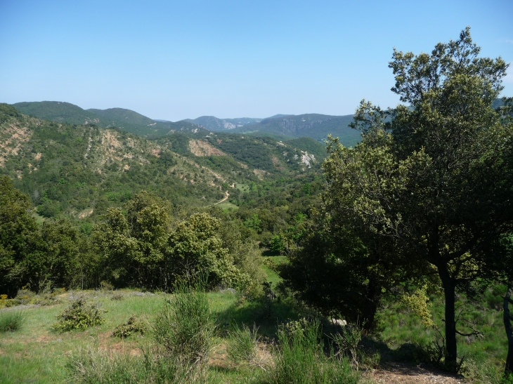 Vue sur la vallée du laurio - Lairière