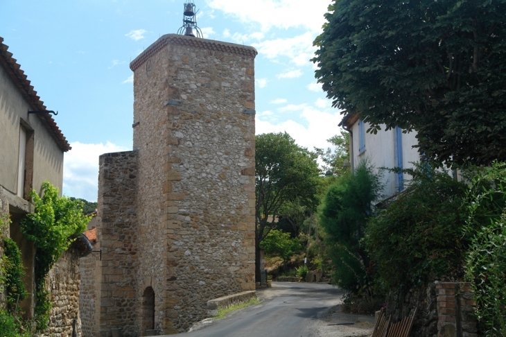 L'église à l'entrée du village - Rouffiac-des-Corbières