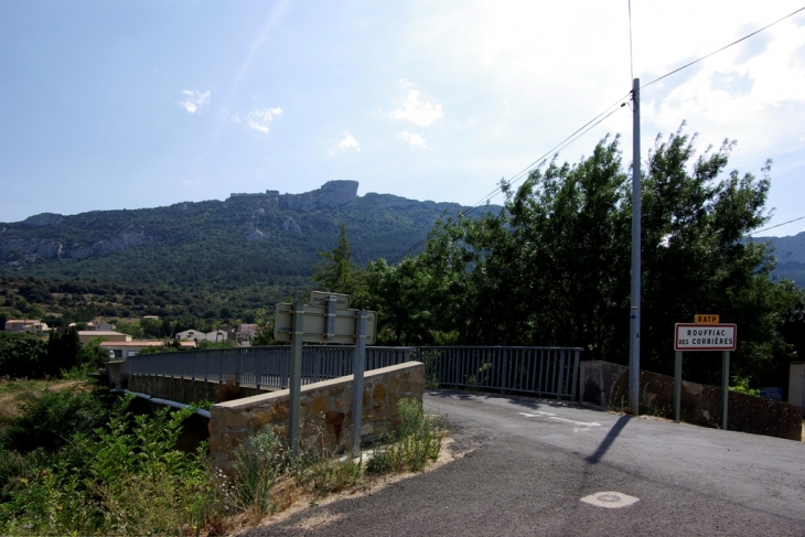 Entrée du village JMK - Rouffiac-des-Corbières