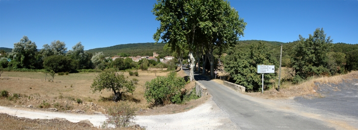 L'entrée du village de Soulatge. - Soulatgé