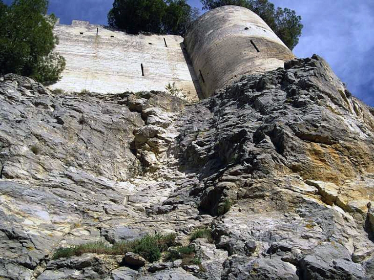 Le château sur le rocher - Beaucaire