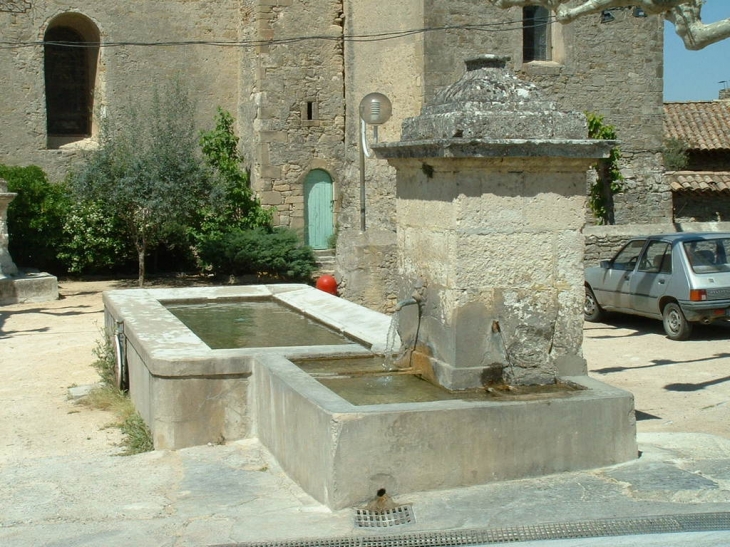 La fontaine - Carsan