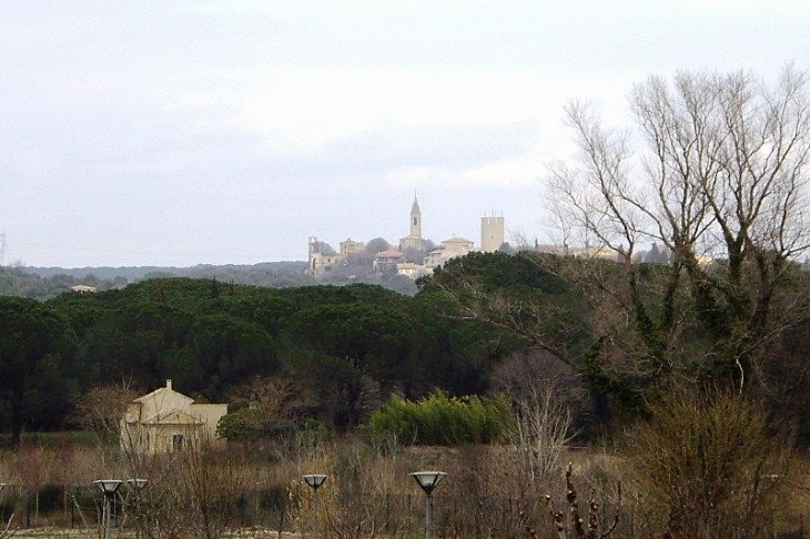 Le village vu du pont du Gard - Castillon-du-Gard